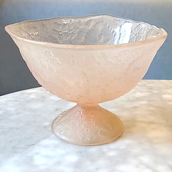 Vintage 60s Zabkowice Poland Satin Pink Glass Strawberry Compote Dish - Picture 1 of 4